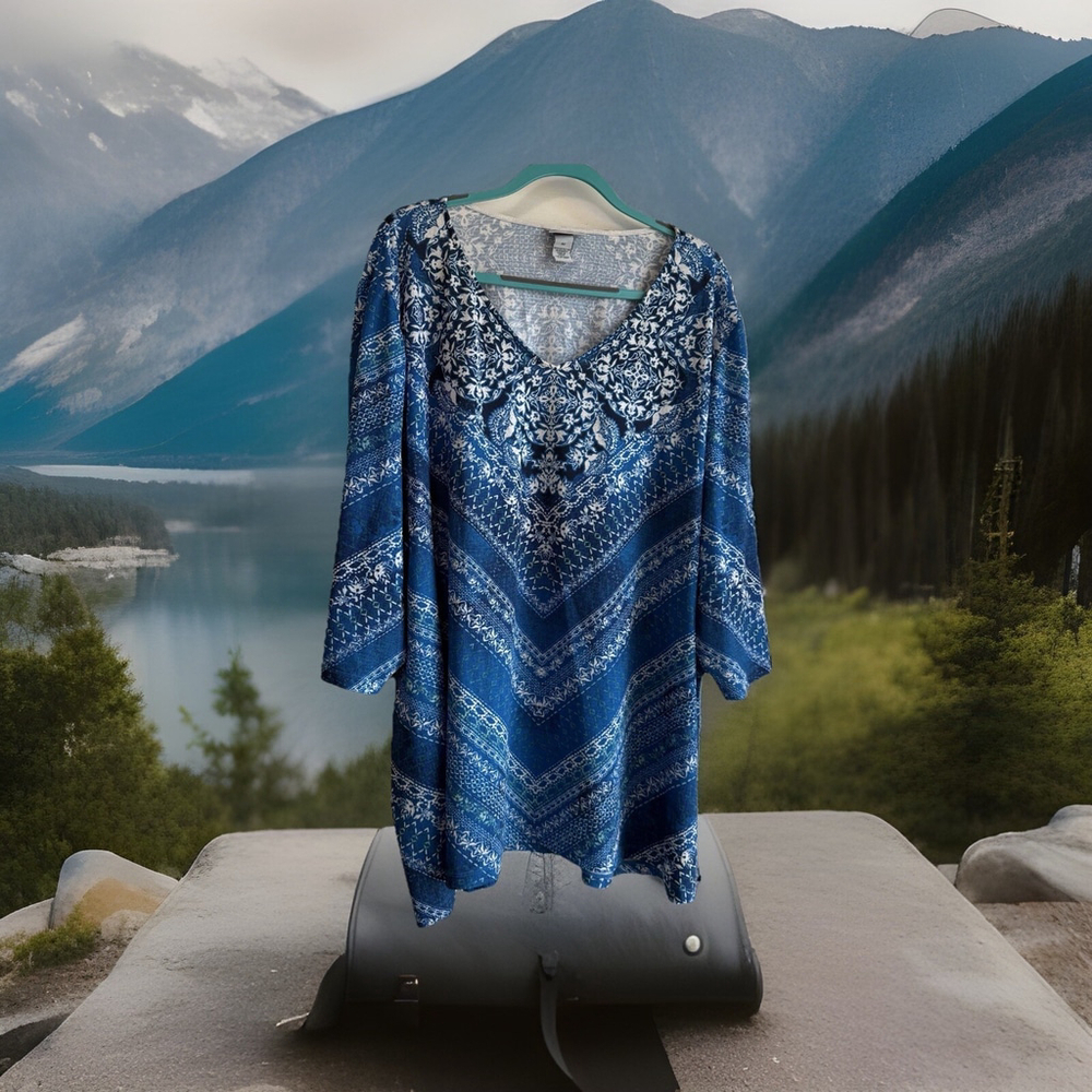 Catherines 4X Pretty Shades Of Blue Top With Crystal Bling V Neck Elbow Sleeves